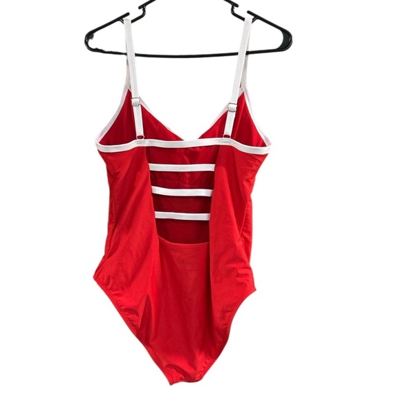 Hurley Red & White Logo One-Piece Swimsuit 1X NWT - Picture 2 of 9